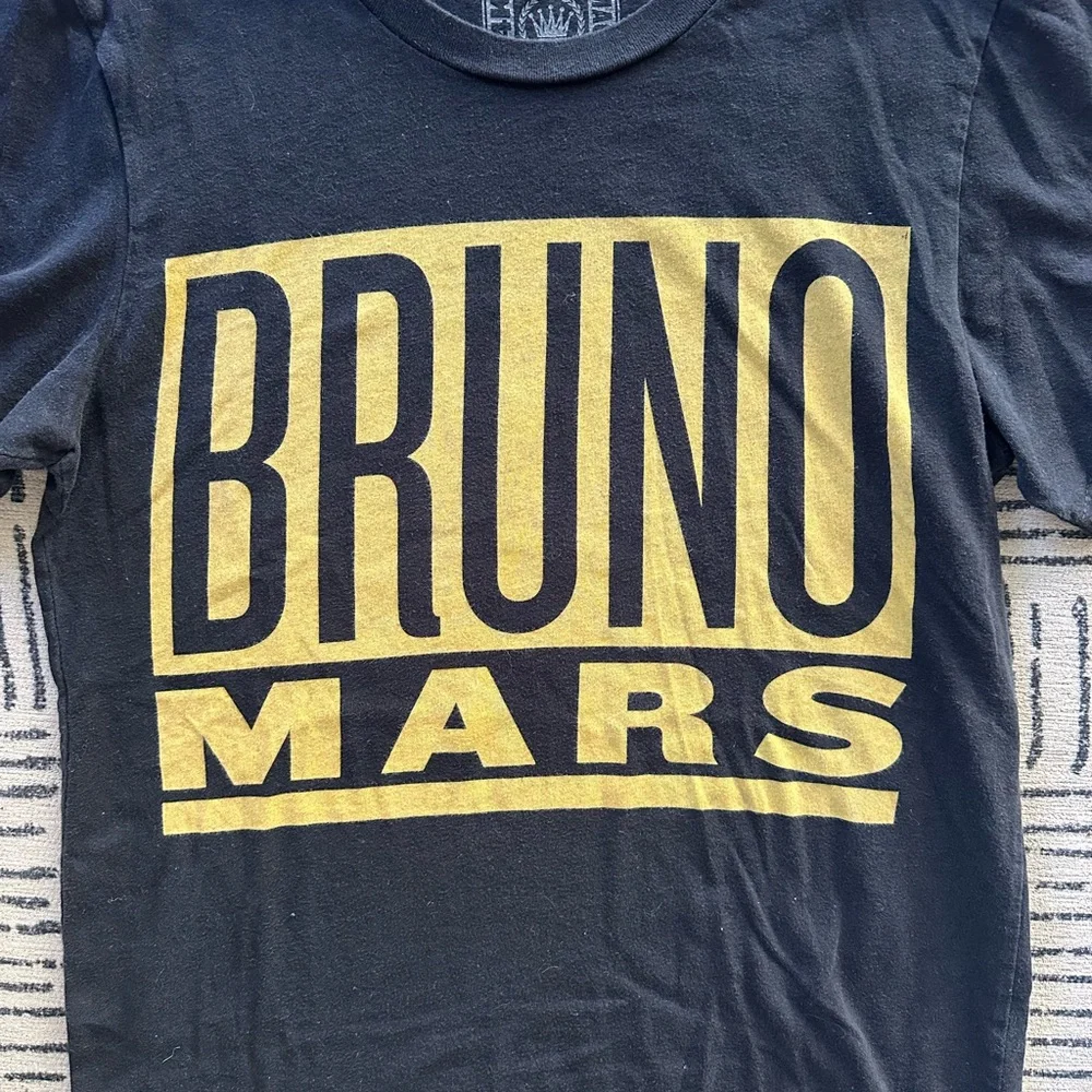 2017 Bruno Mars 24K Magic World Tour Tee - Picture 2 of 5